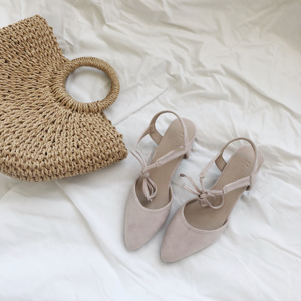 Fashionable Women's Chunky Heel Sandals with Lace-up Design