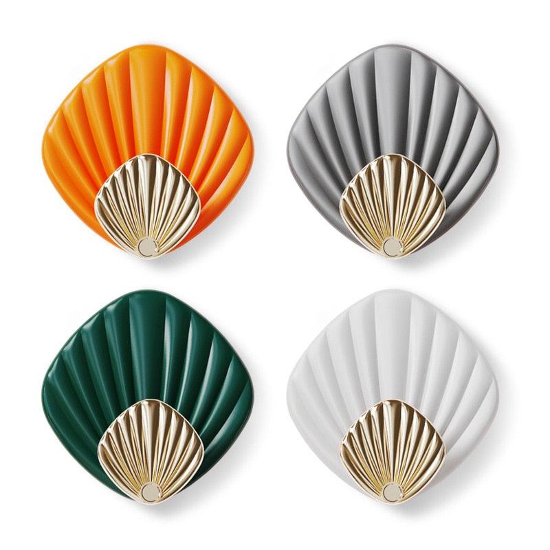 4pcs Creative Shell Shape Wall Hanging Hook Punch-free Strong Adhesive Hook Bathroom Kitchen Wall-mounted Seamless Sticky Hook  Shell Hook Non-Punching Strong Adhesive Adhesive Hook Bearing Door Behind Wall Bathroom Kitchen Key Holder