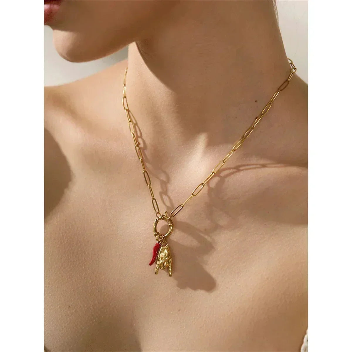 Classic Hot Selling Bull Horn Sacred Heart Detachable Pendant Necklace for Women's Horseshoe Rock Gesture Splicing Necklace