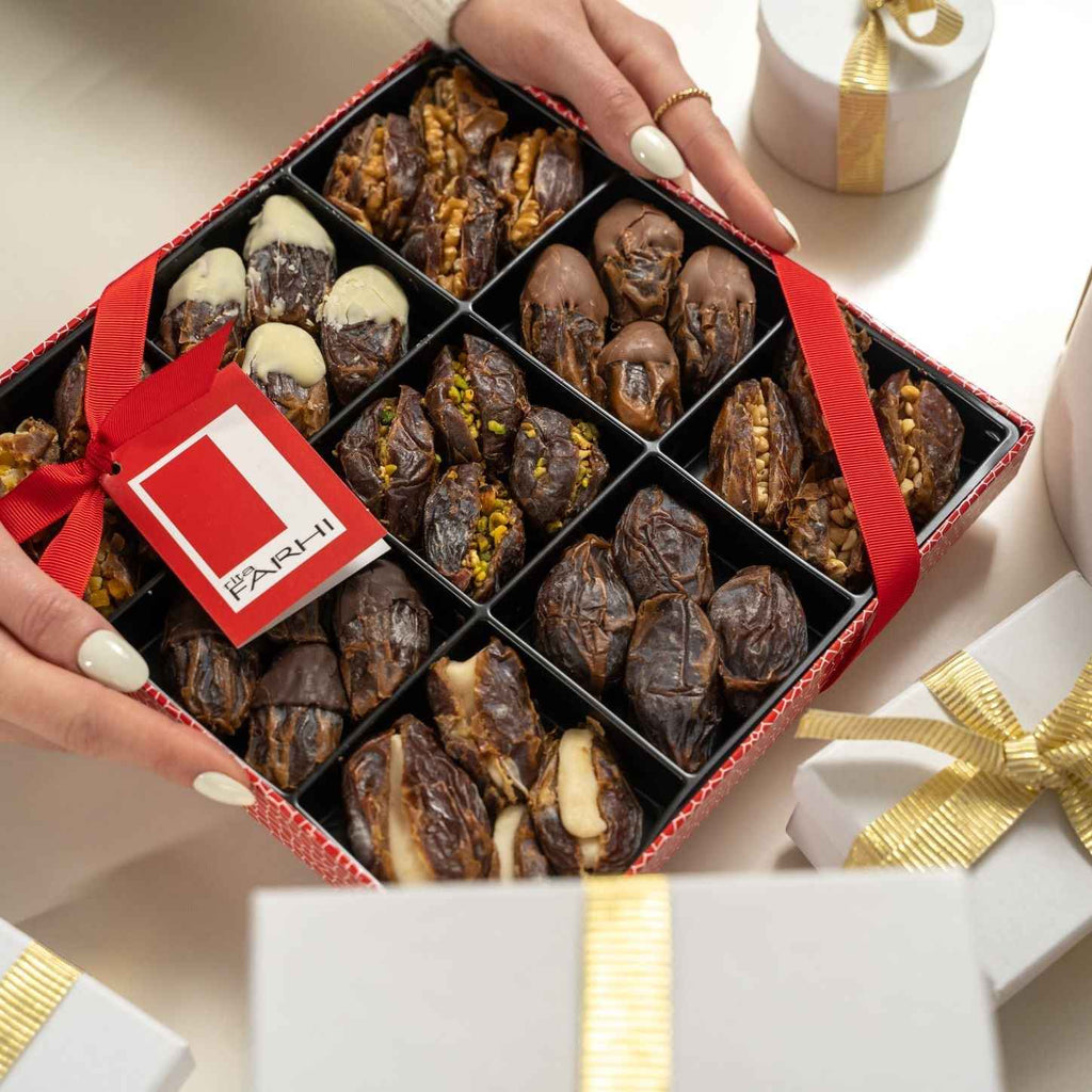 Luxury Chocolate Dipped & Assorted Fruit and Nut Stuffed Date Selection, 720g